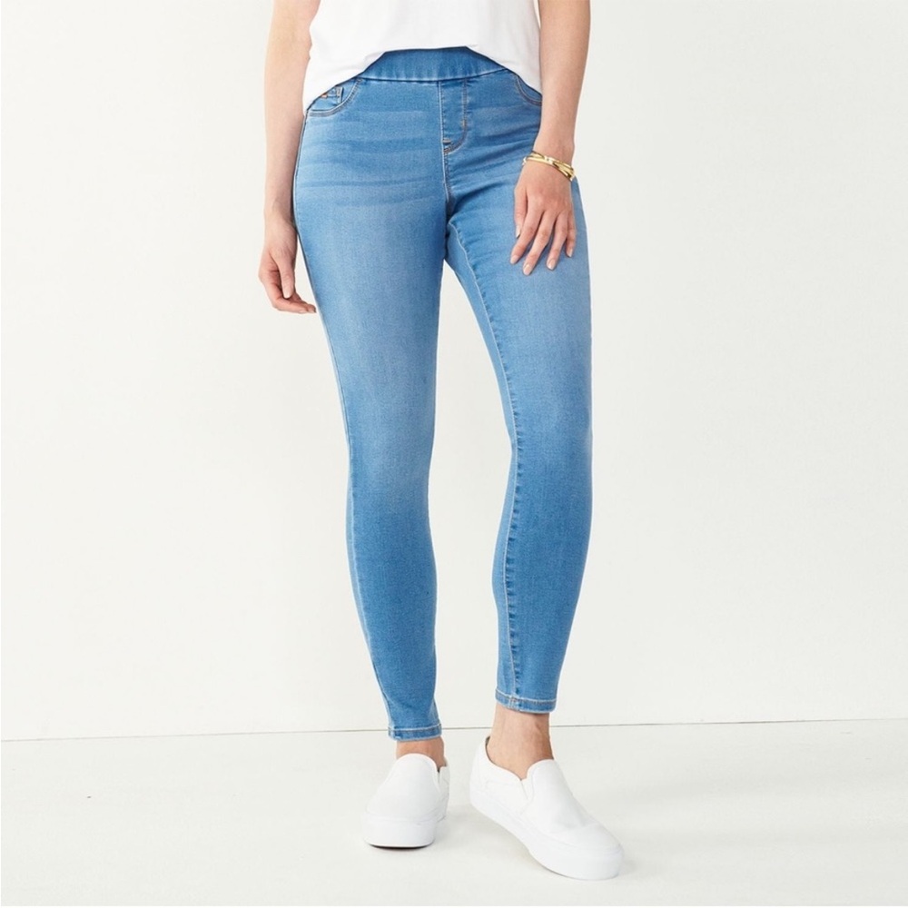 NWOT • Old Navy Mid-Rise Rockstar Skinny Jeggings • Women’s Size 8 👖 Light Blue